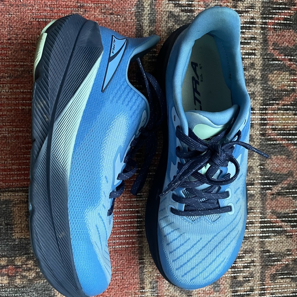 Altra Experience Flow Road-Running Shoe - Women's